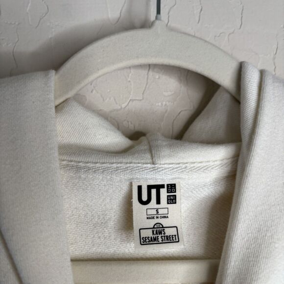 KAWS x Uniqlo Sesame Street Hoodie - Picture 3 of 5